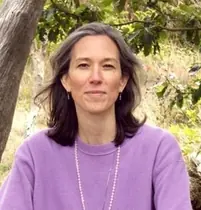 Porträt von Nora Bates